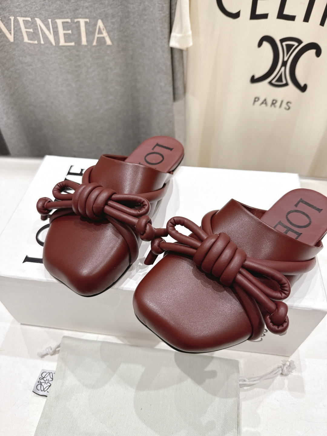 高版本出厂 LOEWE/罗意威F036 26ss春夏新款平底复古半包拖鞋乐福鞋懒人鞋原版购入，细节把控到