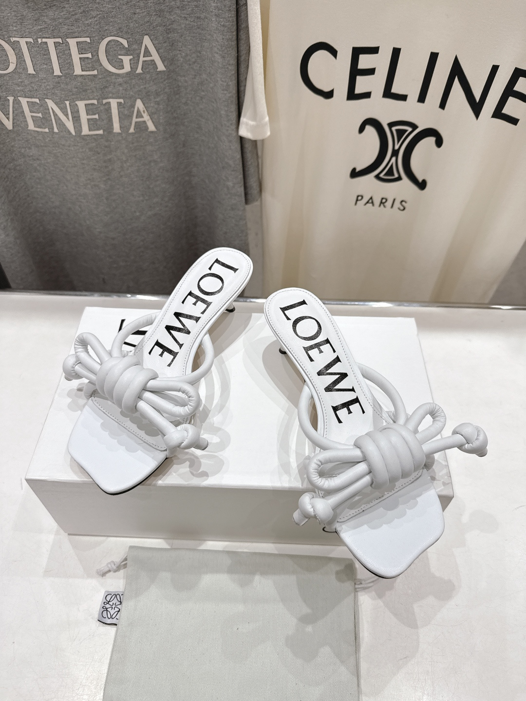 高版本出厂 LOEWE/罗意威2026ss/F036 新品复古风小高跟沙滩拖鞋～小红书、外网火爆款最近大