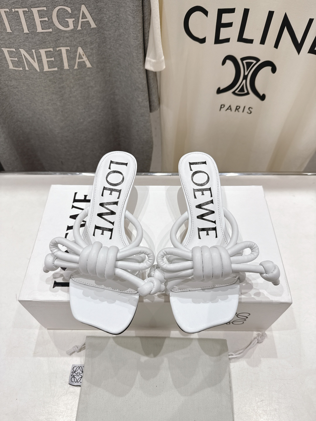 高版本出厂 LOEWE/罗意威2026ss/F036 新品复古风小高跟沙滩拖鞋～小红书、外网火爆款最近大