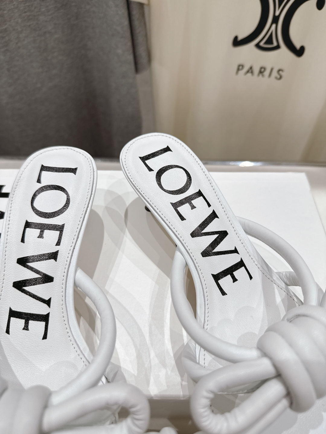 高版本出厂 LOEWE/罗意威2026ss/F036 新品复古风小高跟沙滩拖鞋～小红书、外网火爆款最近大