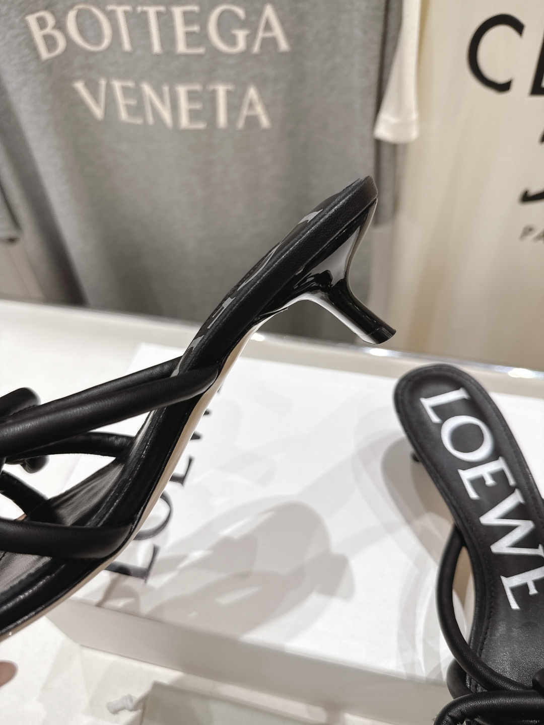 高版本出厂 LOEWE/罗意威2026ss/F036 新品复古风小高跟沙滩拖鞋～小红书、外网火爆款最近大