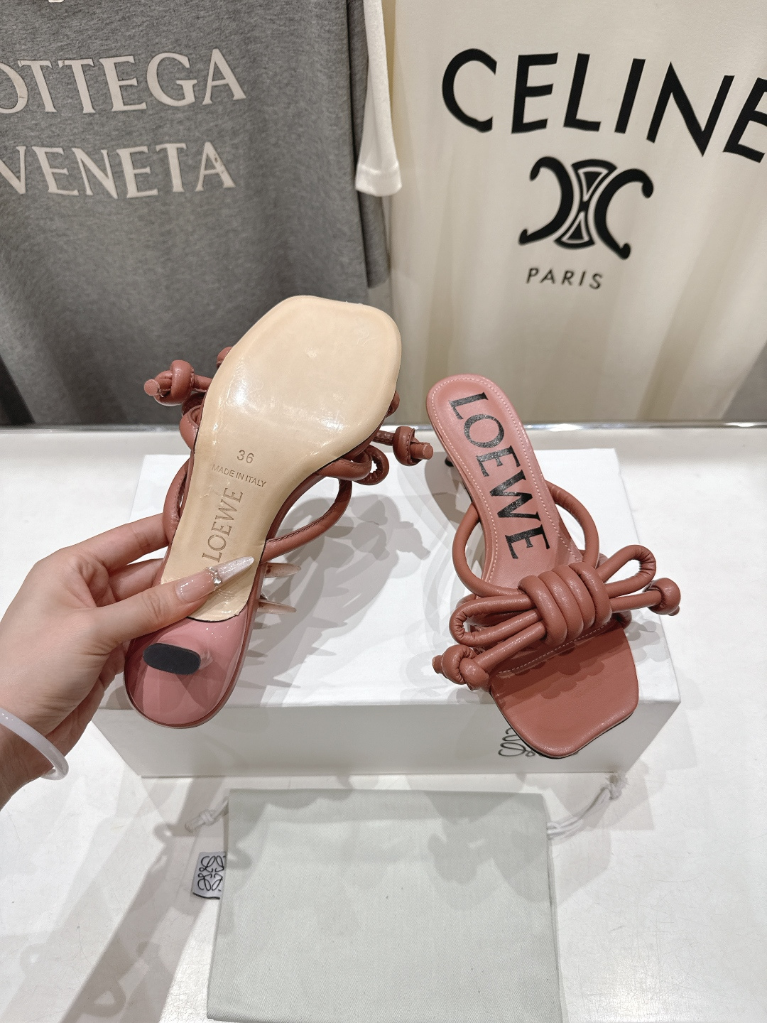 高版本出厂 LOEWE/罗意威2026ss/F036 新品复古风小高跟沙滩拖鞋～小红书、外网火爆款最近大