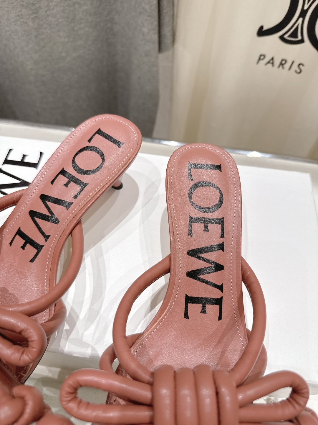 高版本出厂 LOEWE/罗意威2026ss/F036 新品复古风小高跟沙滩拖鞋～小红书、外网火爆款最近大