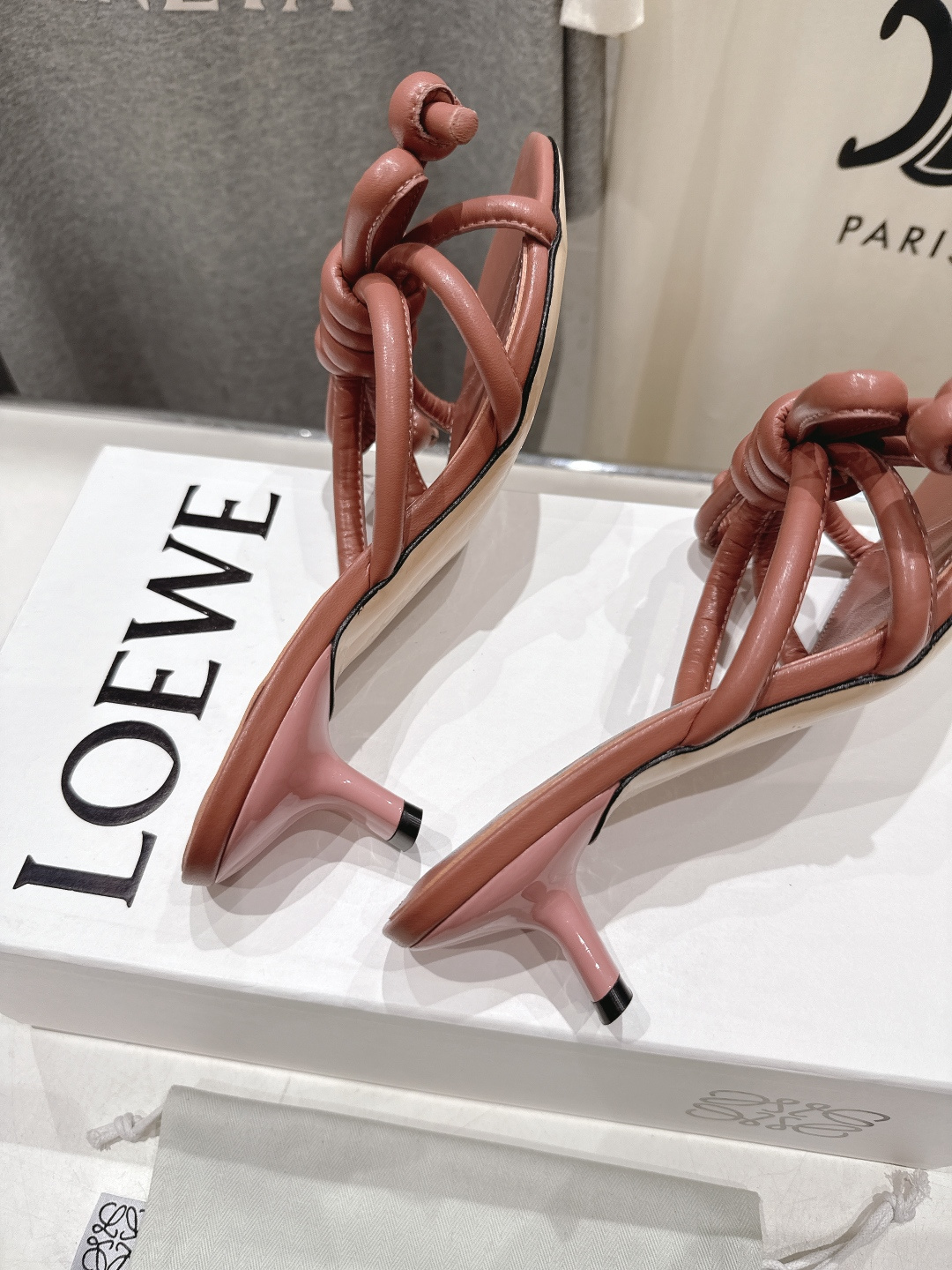 高版本出厂 LOEWE/罗意威2026ss/F036 新品复古风小高跟沙滩拖鞋～小红书、外网火爆款最近大