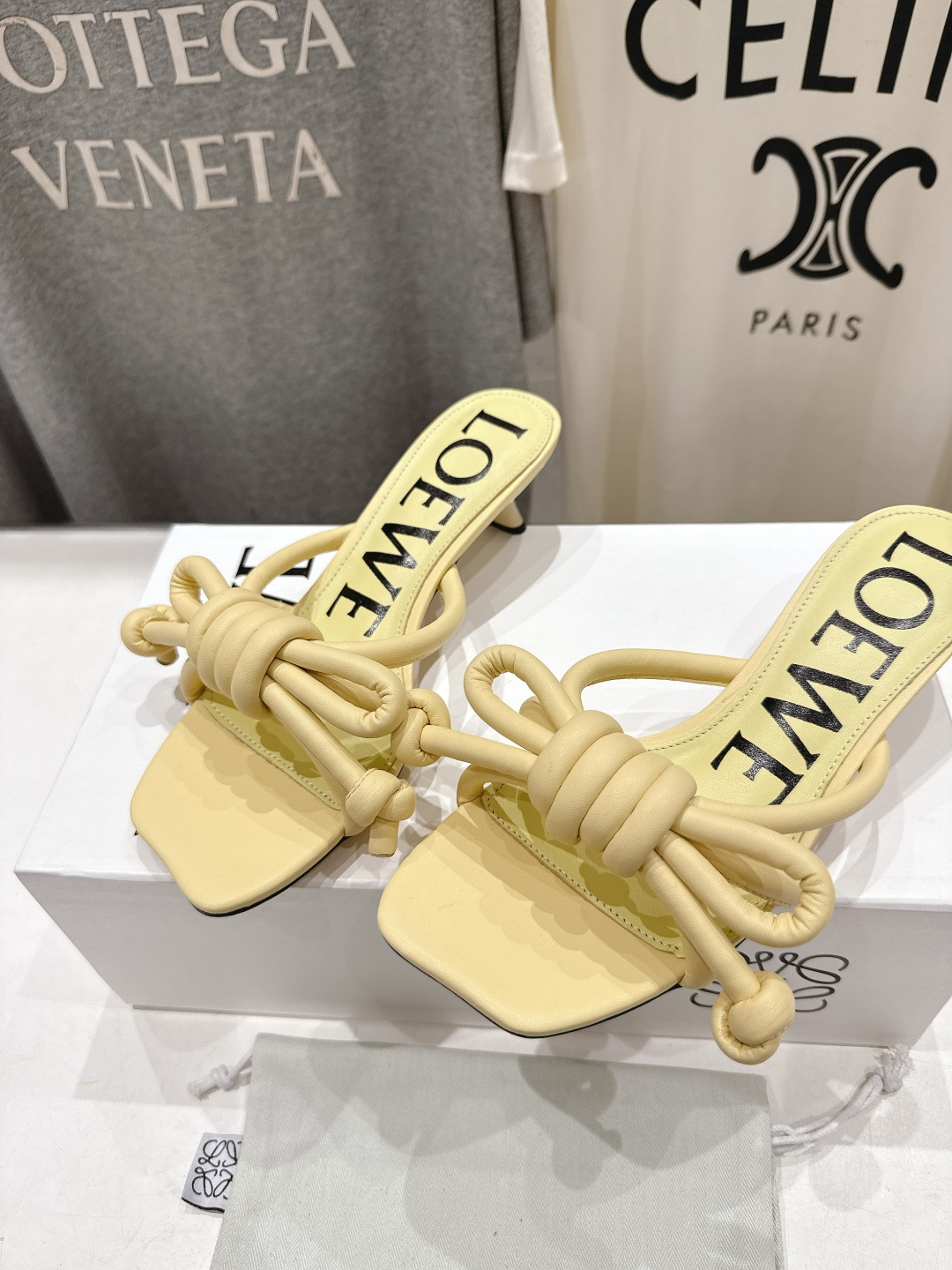 高版本出厂 LOEWE/罗意威2026ss/F036 新品复古风小高跟沙滩拖鞋～小红书、外网火爆款最近大