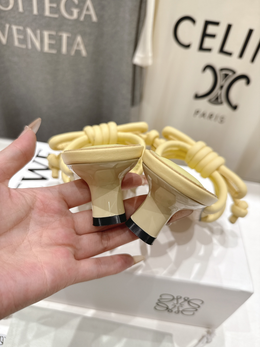 高版本出厂 LOEWE/罗意威2026ss/F036 新品复古风小高跟沙滩拖鞋～小红书、外网火爆款最近大