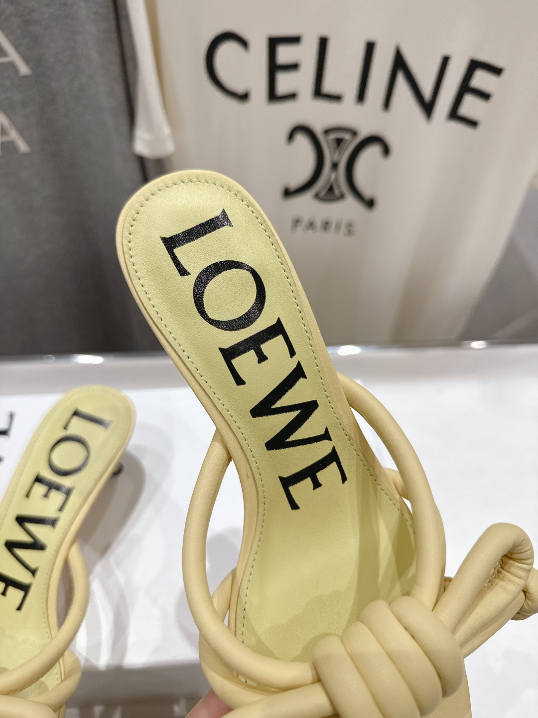 高版本出厂 LOEWE/罗意威2026ss/F036 新品复古风小高跟沙滩拖鞋～小红书、外网火爆款最近大