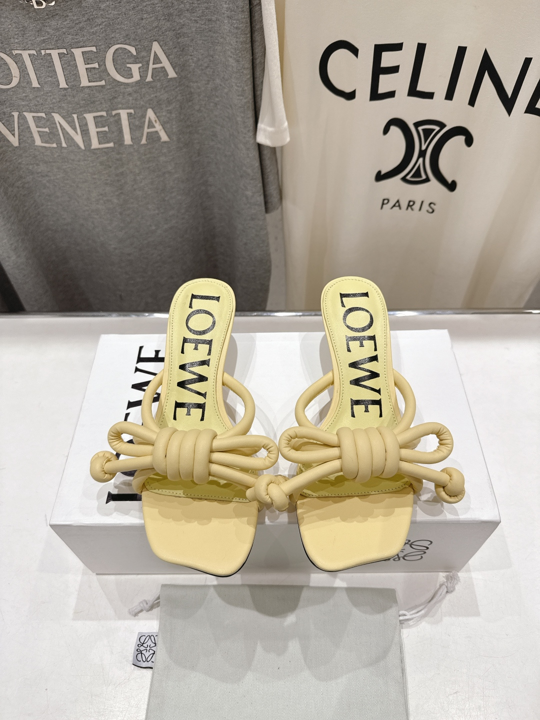 高版本出厂 LOEWE/罗意威2026ss/F036 新品复古风小高跟沙滩拖鞋～小红书、外网火爆款最近大