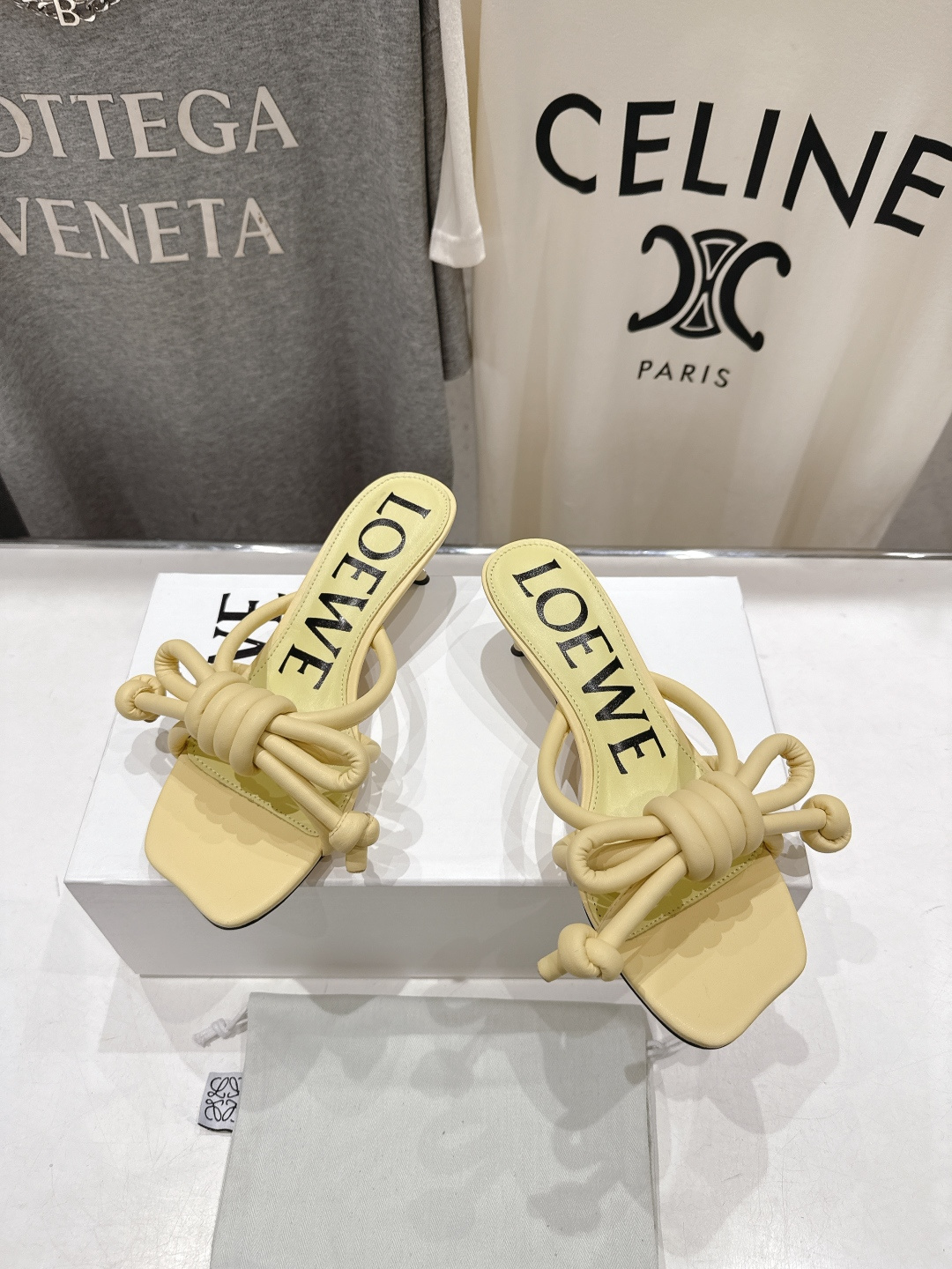 高版本出厂 LOEWE/罗意威2026ss/F036 新品复古风小高跟沙滩拖鞋～小红书、外网火爆款最近大