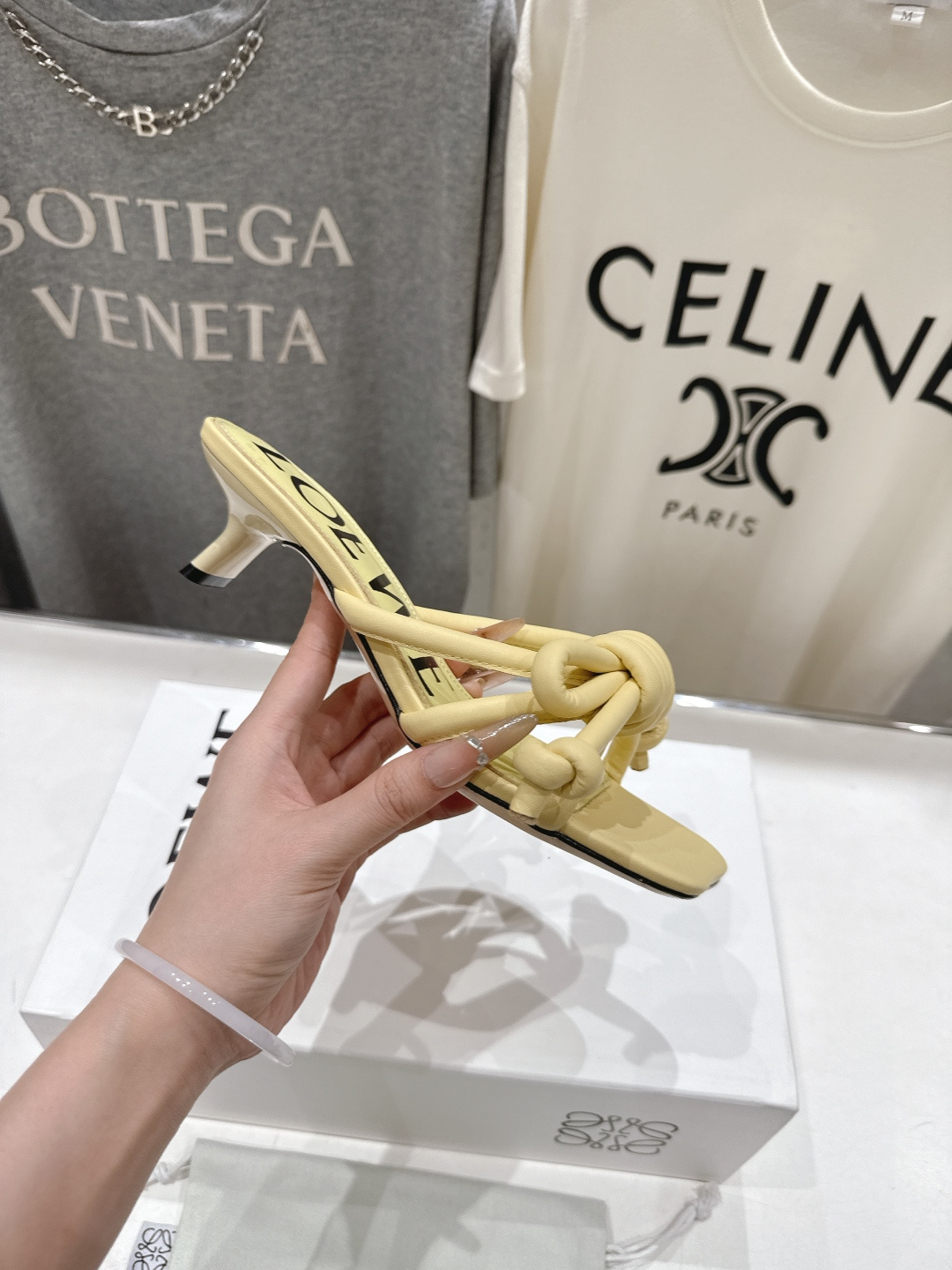 高版本出厂 LOEWE/罗意威2026ss/F036 新品复古风小高跟沙滩拖鞋～小红书、外网火爆款最近大