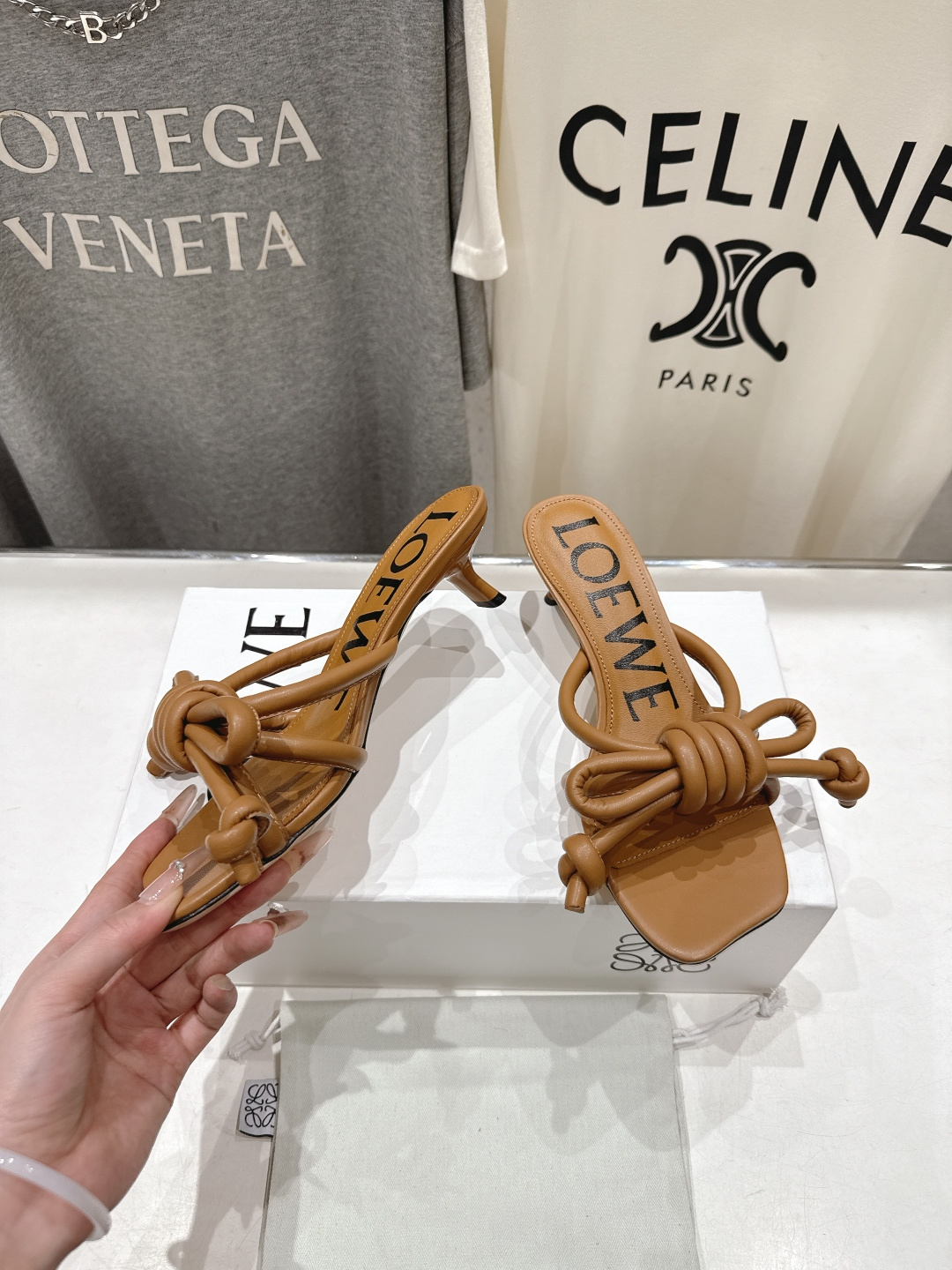 高版本出厂 LOEWE/罗意威2026ss/F036 新品复古风小高跟沙滩拖鞋～小红书、外网火爆款最近大