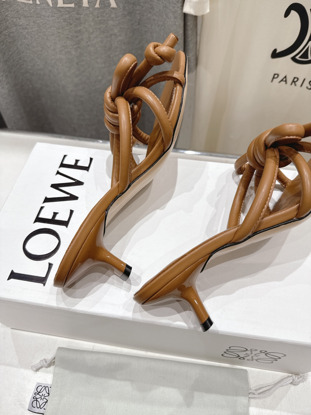 高版本出厂 LOEWE/罗意威2026ss/F036 新品复古风小高跟沙滩拖鞋～小红书、外网火爆款最近大