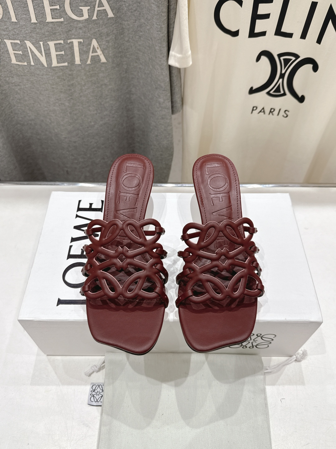 高版本出厂 高跟 LOEWE/罗意威2026/ss新品复古风小高跟沙滩拖鞋～小红书、外网火爆款最近大热的