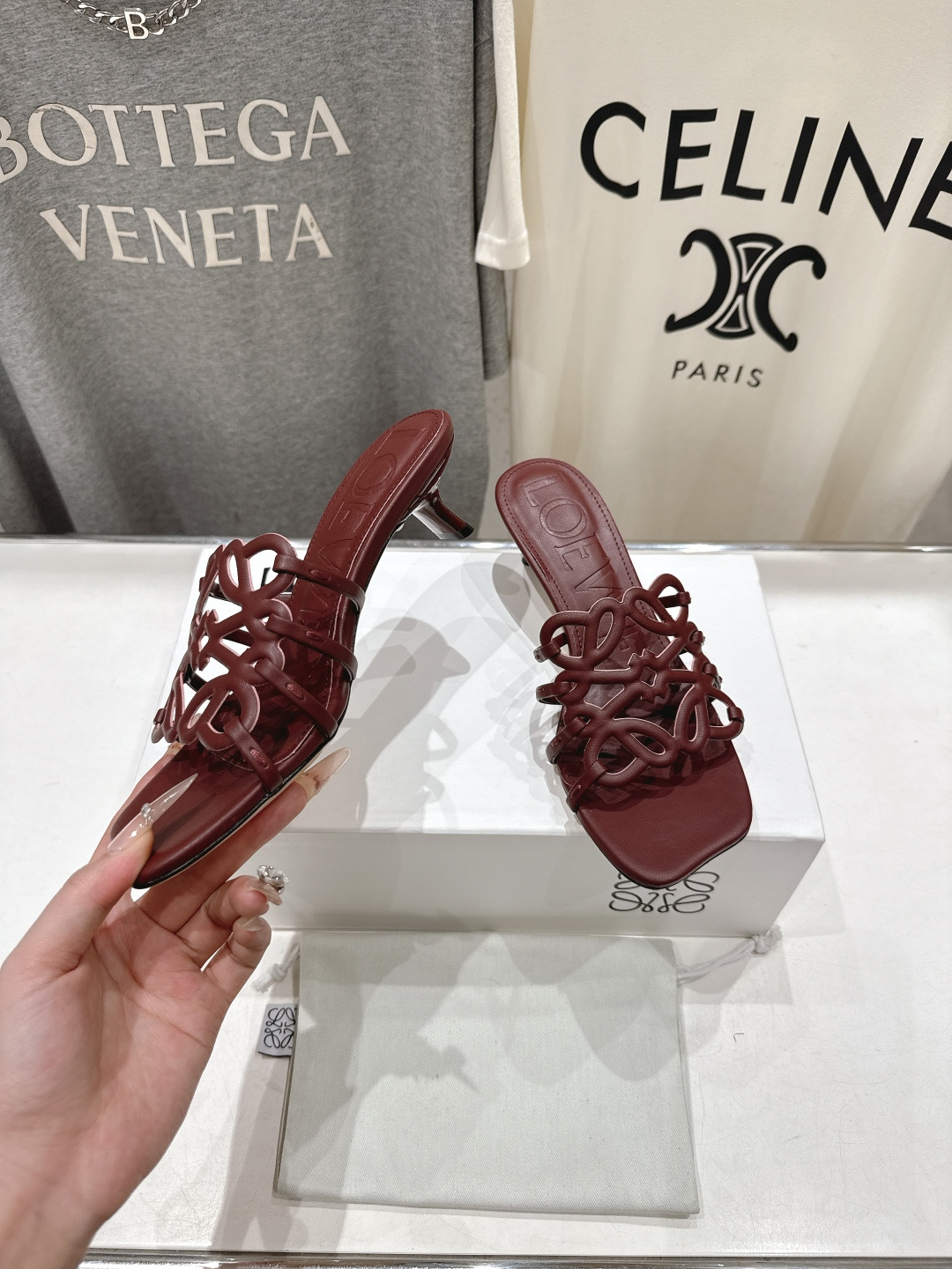 高版本出厂 高跟 LOEWE/罗意威2026/ss新品复古风小高跟沙滩拖鞋～小红书、外网火爆款最近大热的