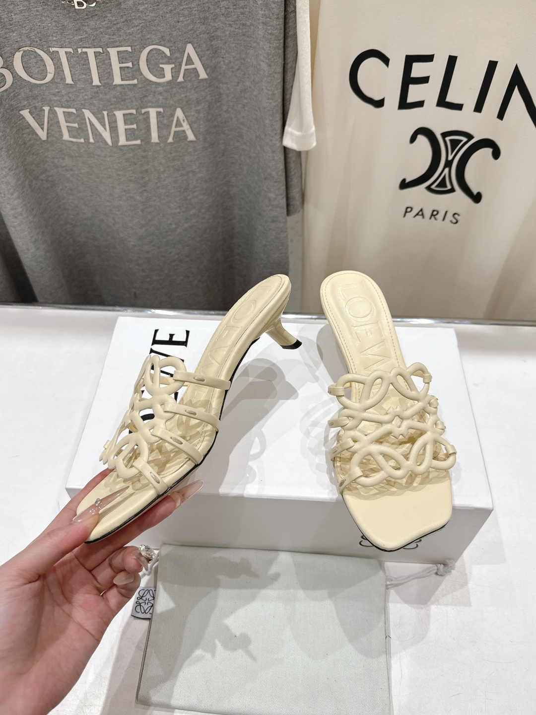 高版本出厂 高跟 LOEWE/罗意威2026/ss新品复古风小高跟沙滩拖鞋～小红书、外网火爆款最近大热的