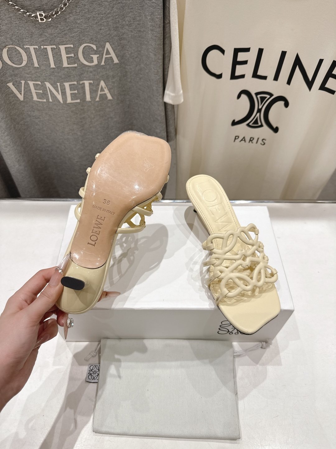 高版本出厂 高跟 LOEWE/罗意威2026/ss新品复古风小高跟沙滩拖鞋～小红书、外网火爆款最近大热的