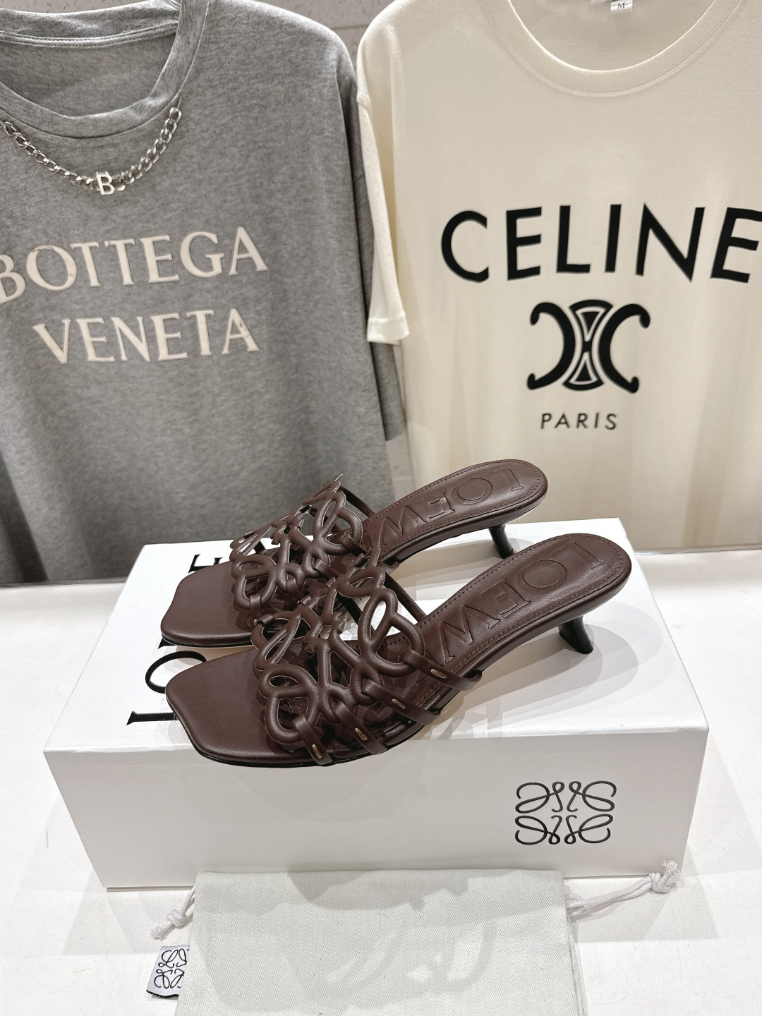 高版本出厂 高跟 LOEWE/罗意威2026/ss新品复古风小高跟沙滩拖鞋～小红书、外网火爆款最近大热的