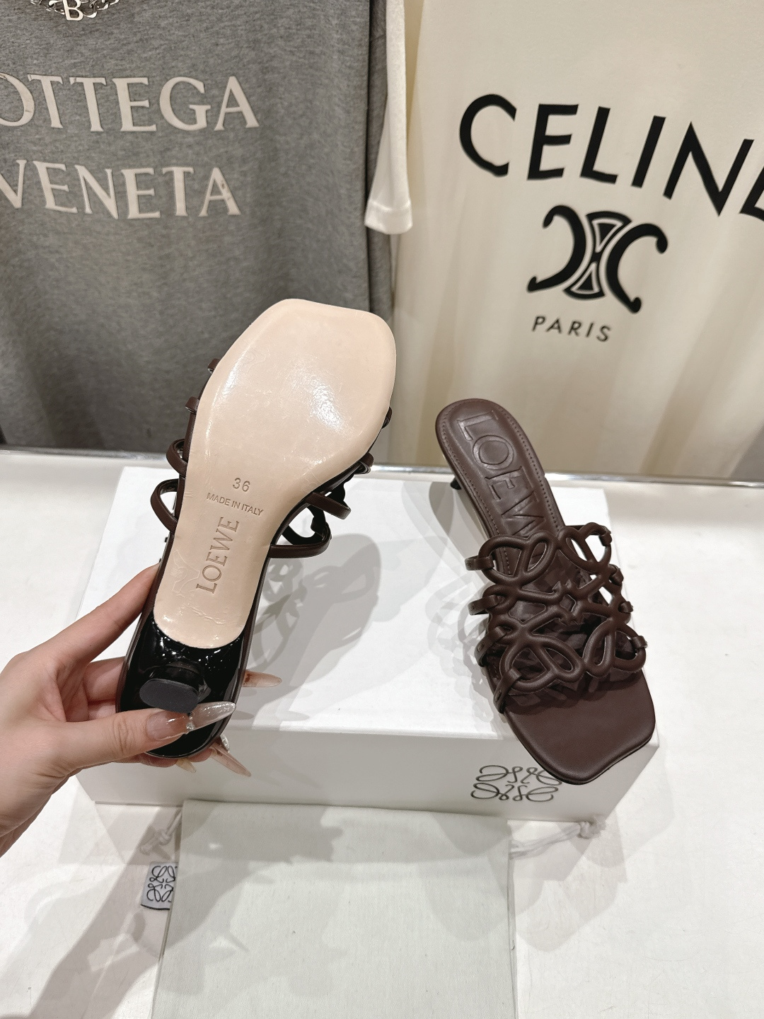 高版本出厂 高跟 LOEWE/罗意威2026/ss新品复古风小高跟沙滩拖鞋～小红书、外网火爆款最近大热的