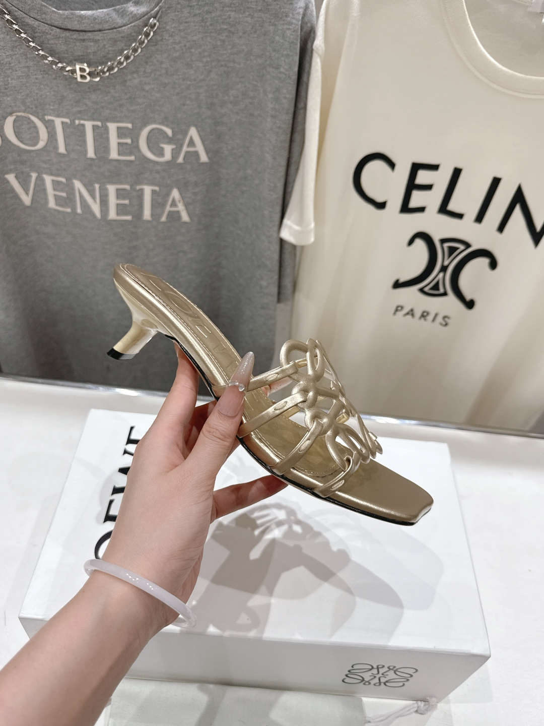 高版本出厂 高跟 LOEWE/罗意威2026/ss新品复古风小高跟沙滩拖鞋～小红书、外网火爆款最近大热的