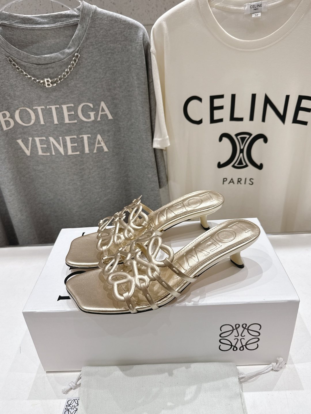 高版本出厂 高跟 LOEWE/罗意威2026/ss新品复古风小高跟沙滩拖鞋～小红书、外网火爆款最近大热的