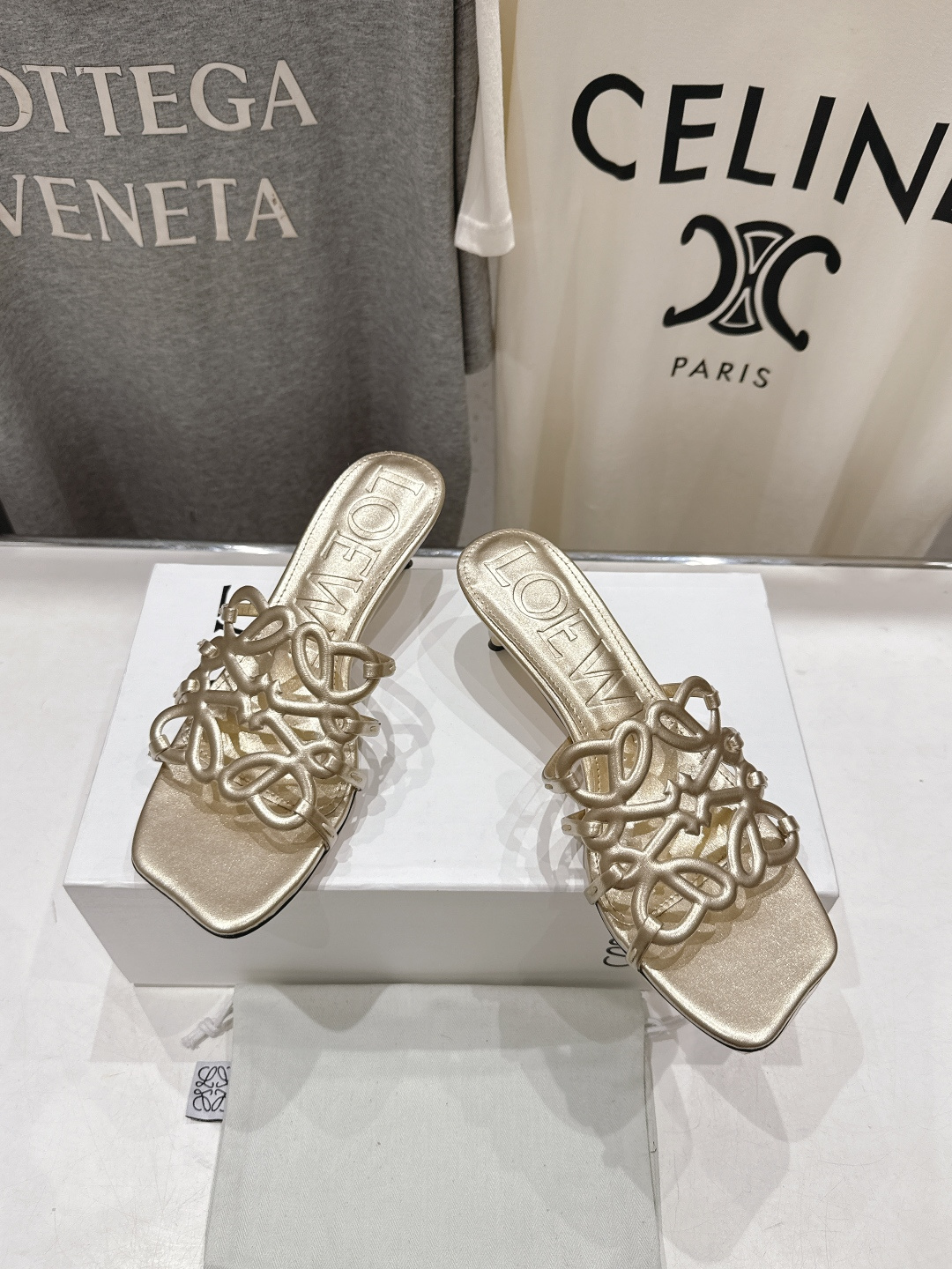 高版本出厂 高跟 LOEWE/罗意威2026/ss新品复古风小高跟沙滩拖鞋～小红书、外网火爆款最近大热的