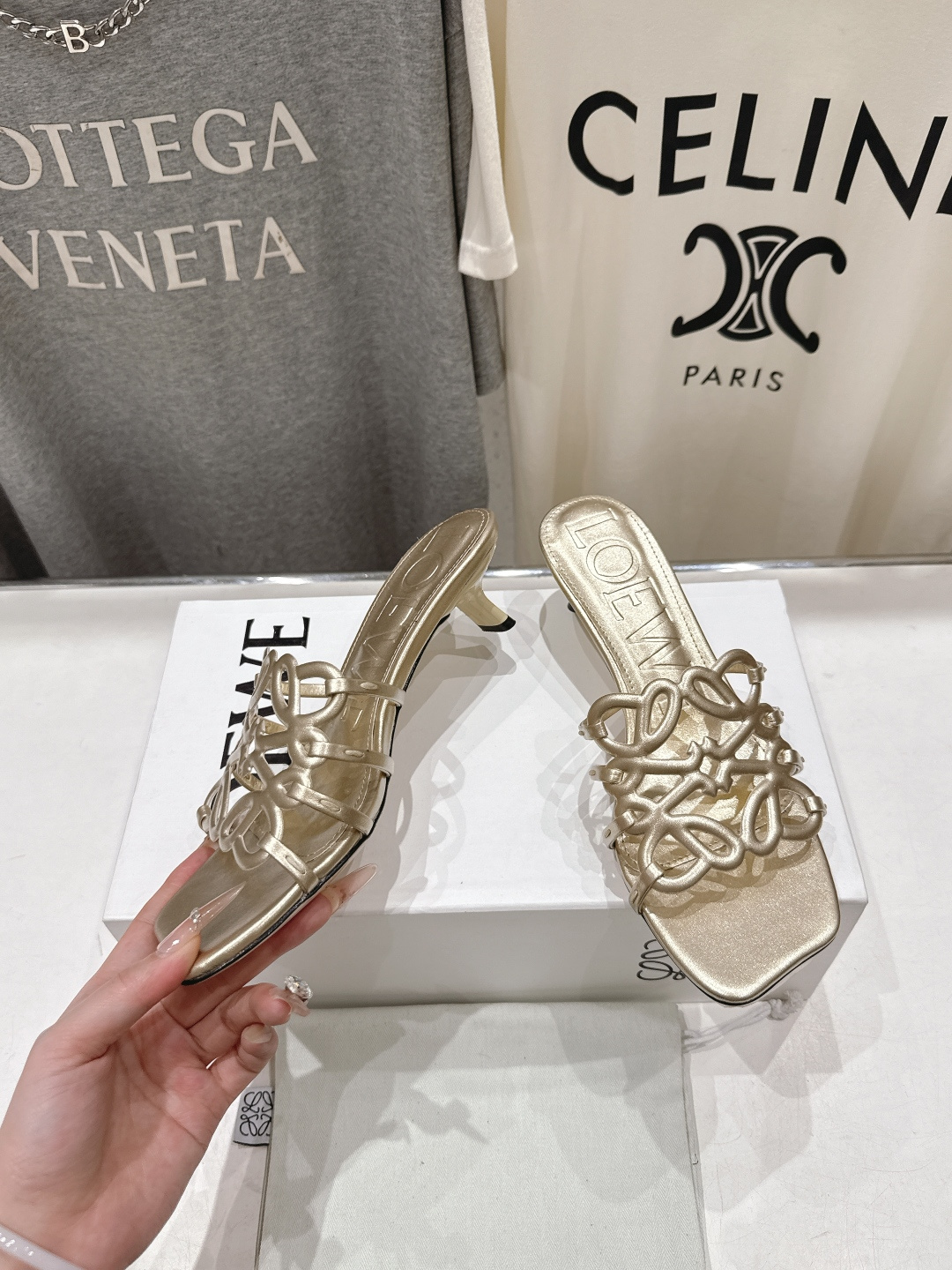 高版本出厂 高跟 LOEWE/罗意威2026/ss新品复古风小高跟沙滩拖鞋～小红书、外网火爆款最近大热的