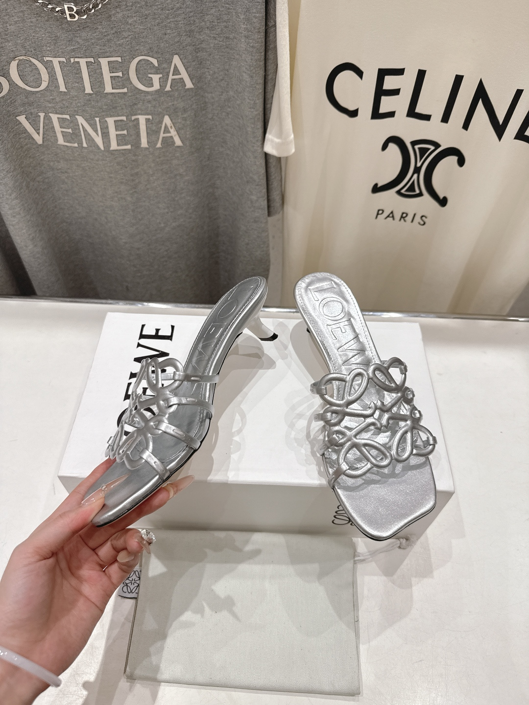 高版本出厂 高跟 LOEWE/罗意威2026/ss新品复古风小高跟沙滩拖鞋～小红书、外网火爆款最近大热的