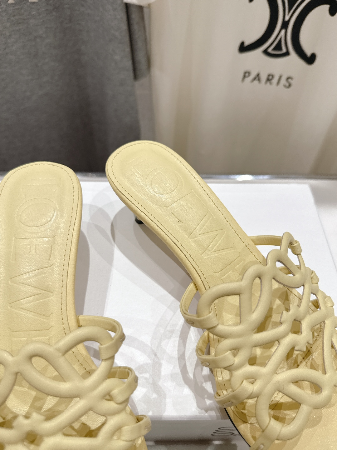 高版本出厂 高跟 LOEWE/罗意威2026/ss新品复古风小高跟沙滩拖鞋～小红书、外网火爆款最近大热的