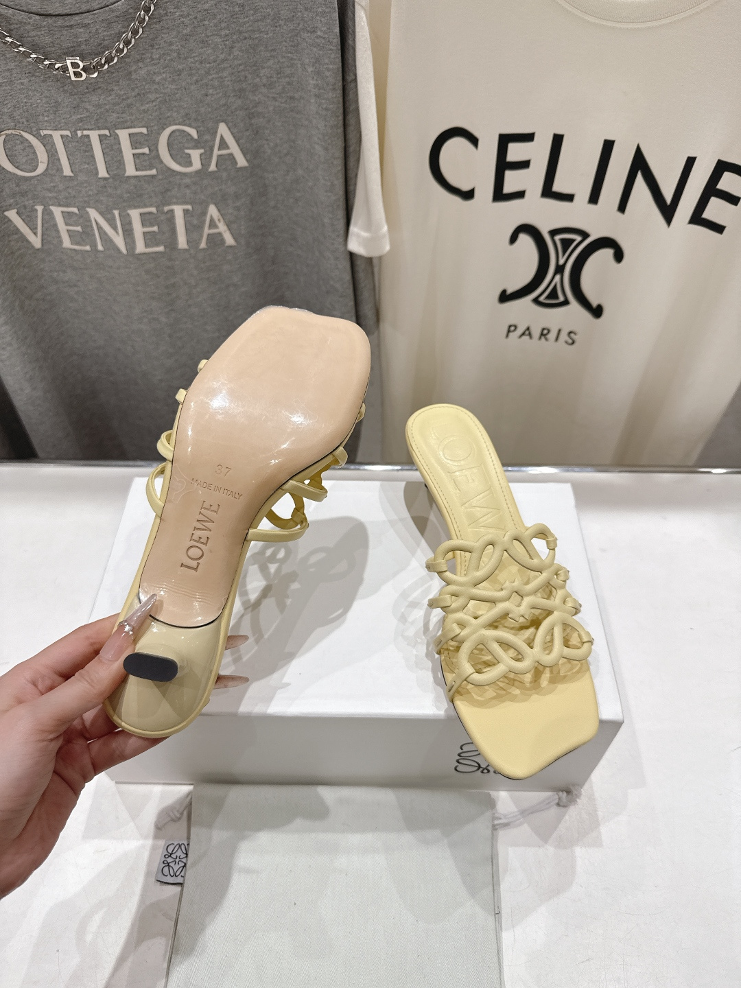 高版本出厂 高跟 LOEWE/罗意威2026/ss新品复古风小高跟沙滩拖鞋～小红书、外网火爆款最近大热的