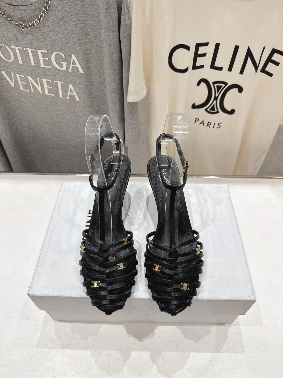 高版本出厂 Celine～赛琳F052 2026ss思琳夏季最新爆款复古风凯旋门高跟凉鞋 夏季搭配佳品，