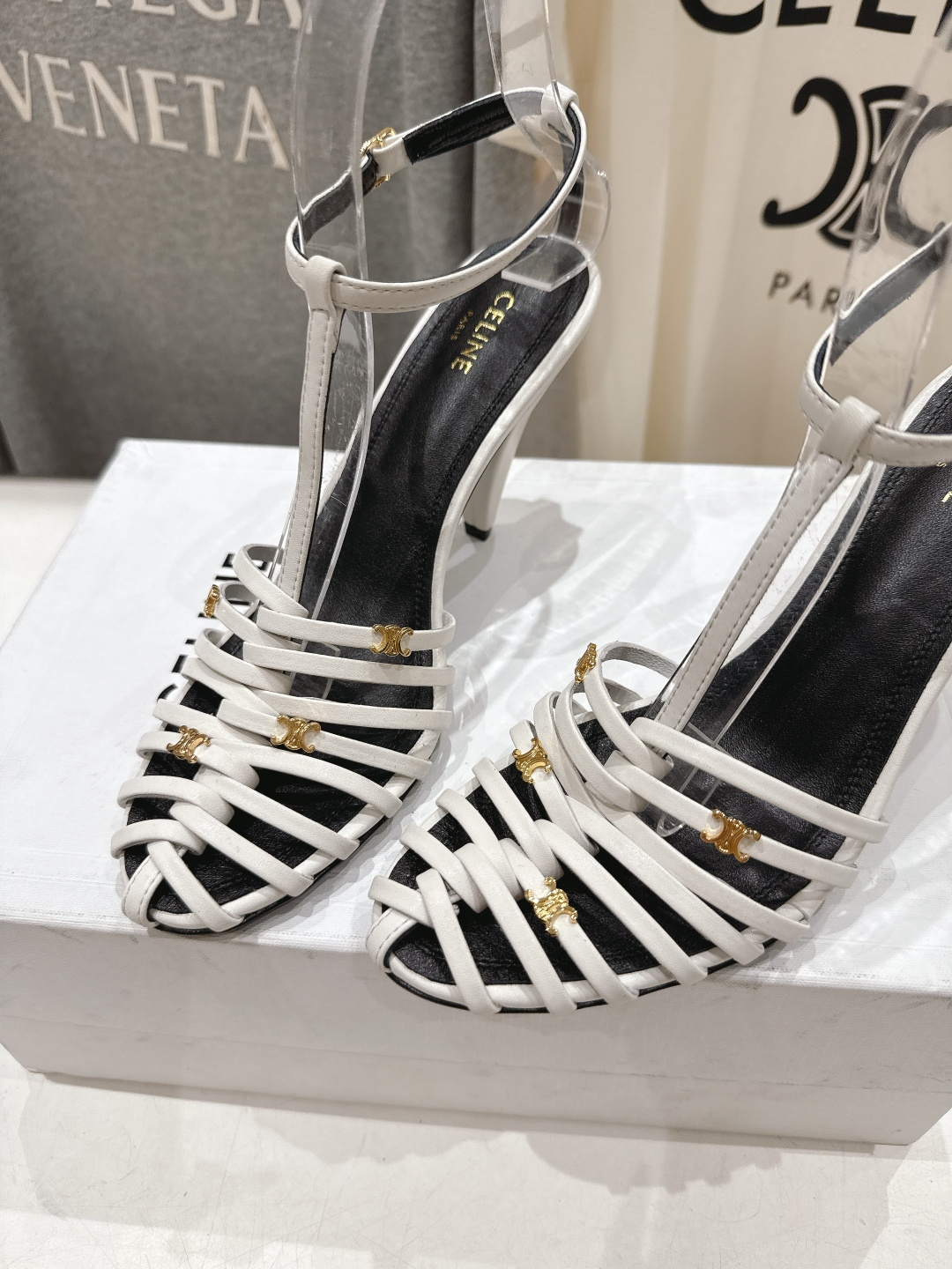 高版本出厂 Celine～赛琳F052 2026ss思琳夏季最新爆款复古风凯旋门高跟凉鞋 夏季搭配佳品，