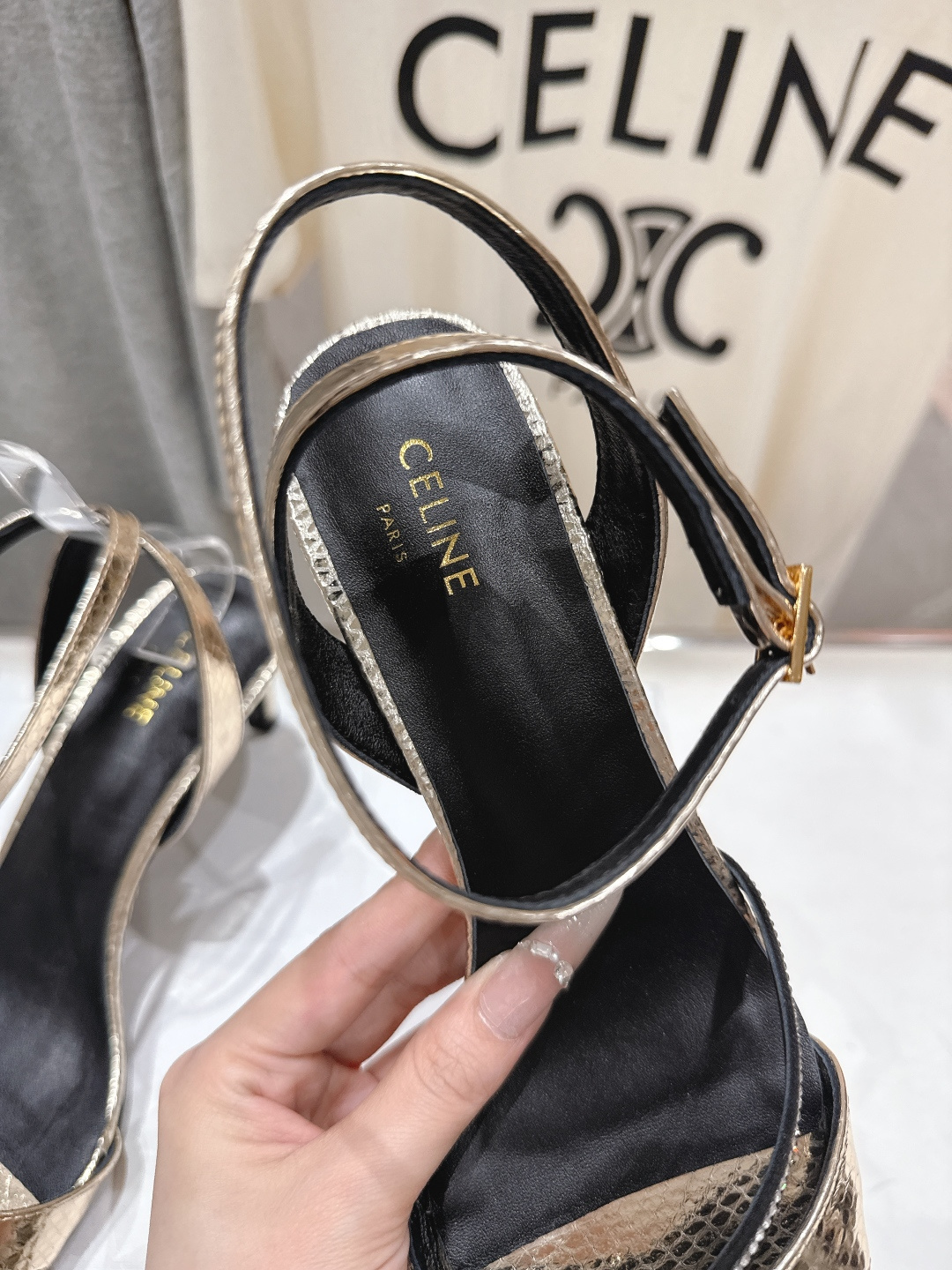 高版本出厂 Celine～赛琳F052 2026ss思琳夏季最新爆款高跟凉鞋时装鞋夏季搭配佳品，简直绝绝