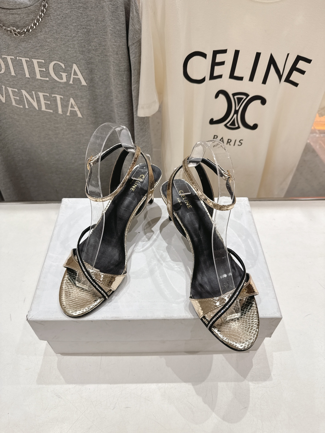 高版本出厂 Celine～赛琳F052 2026ss思琳夏季最新爆款高跟凉鞋时装鞋夏季搭配佳品，简直绝绝