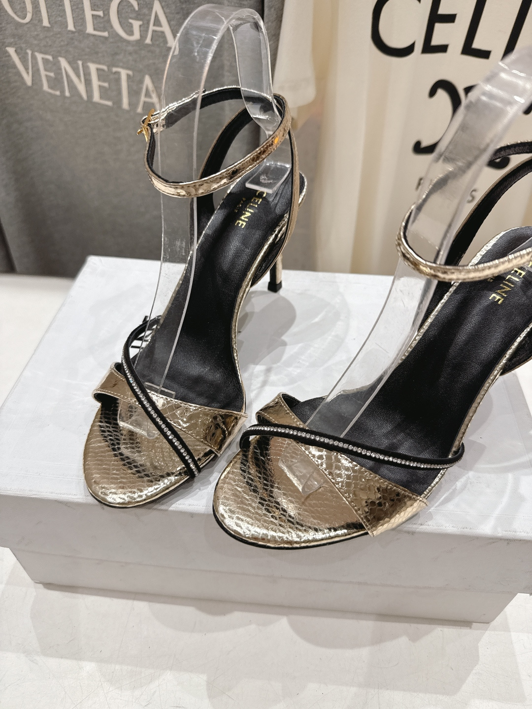 高版本出厂 Celine～赛琳F052 2026ss思琳夏季最新爆款高跟凉鞋时装鞋夏季搭配佳品，简直绝绝