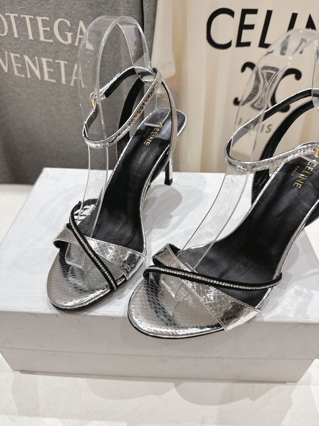 高版本出厂 Celine～赛琳F052 2026ss思琳夏季最新爆款高跟凉鞋时装鞋夏季搭配佳品，简直绝绝