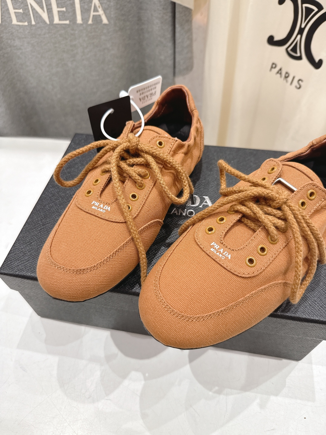 高版本出厂 Prada*普拉达P家26ssF029～new新款系带休闲鞋德训鞋，低调奢华懒人鞋，富人的不