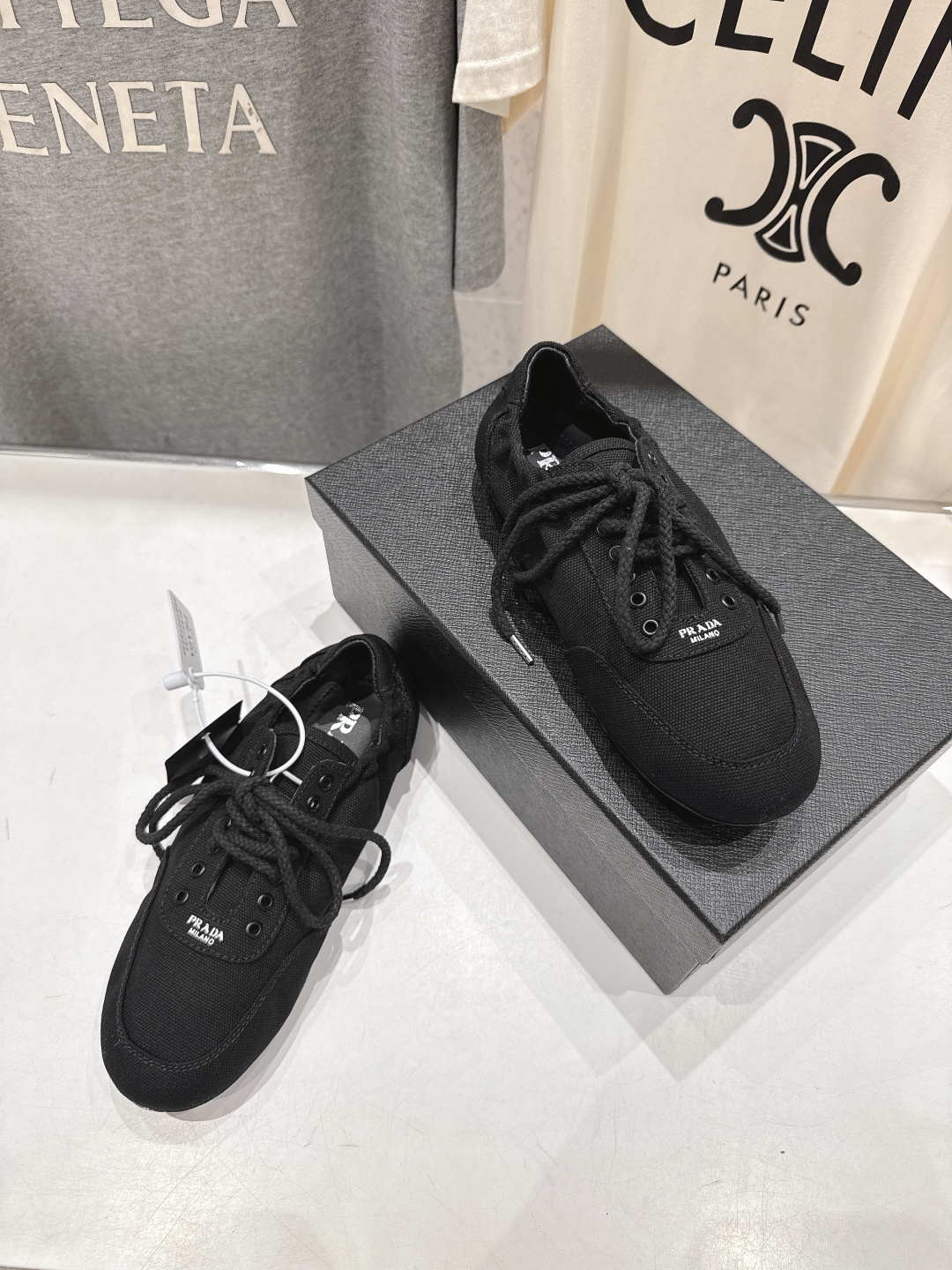 高版本出厂 Prada*普拉达P家26ssF029～new新款系带休闲鞋德训鞋，低调奢华懒人鞋，富人的不