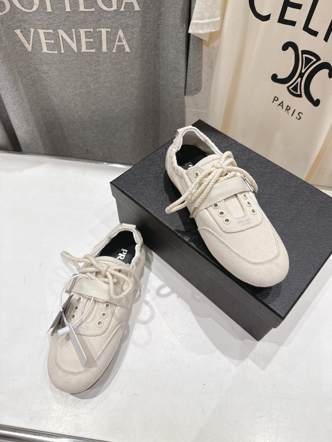 高版本出厂 Prada*普拉达P家26ssF029～new新款系带休闲鞋德训鞋，低调奢华懒人鞋，富人的不