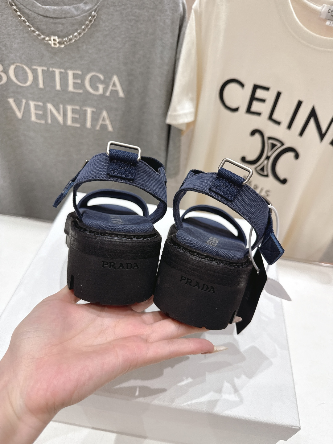 高版本出厂 Prada/普拉达F029 2026ss夏季新款复古风沙滩厚底凉鞋这个鞋型真的属于经典不会过