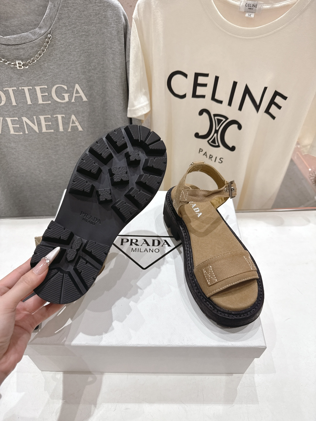 高版本出厂 Prada/普拉达F029 2026ss夏季新款复古风沙滩厚底凉鞋这个鞋型真的属于经典不会过