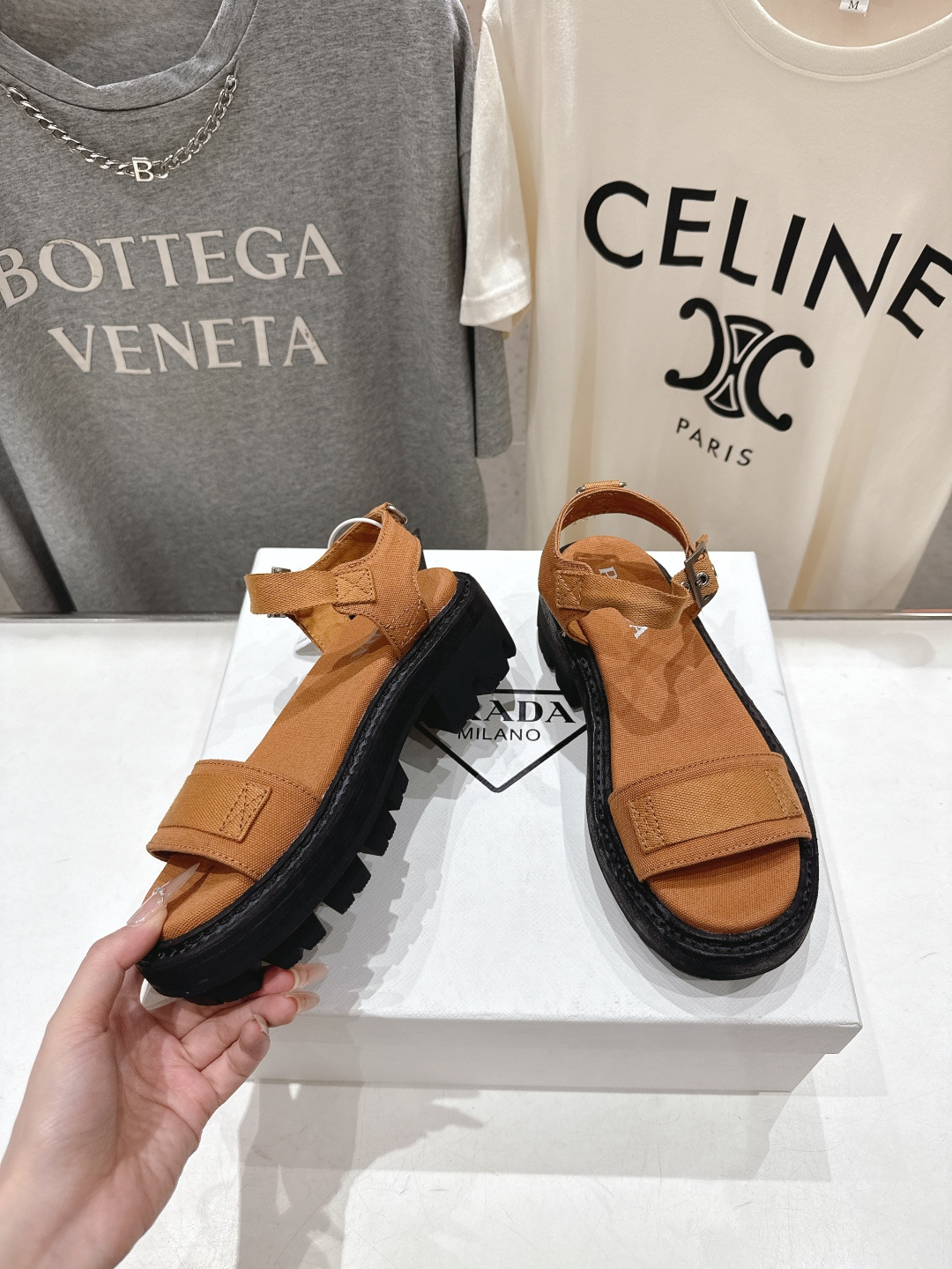 高版本出厂 Prada/普拉达F029 2026ss夏季新款复古风沙滩厚底凉鞋这个鞋型真的属于经典不会过