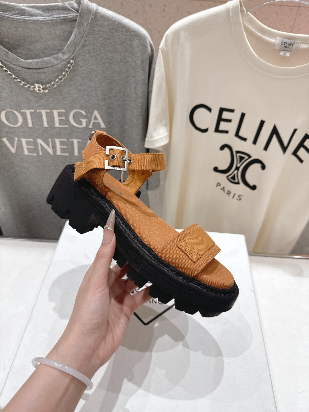 高版本出厂 Prada/普拉达F029 2026ss夏季新款复古风沙滩厚底凉鞋这个鞋型真的属于经典不会过