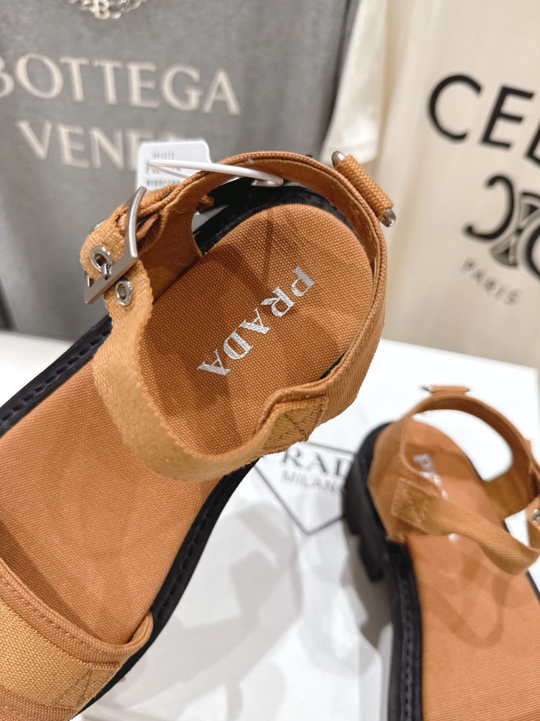 高版本出厂 Prada/普拉达F029 2026ss夏季新款复古风沙滩厚底凉鞋这个鞋型真的属于经典不会过