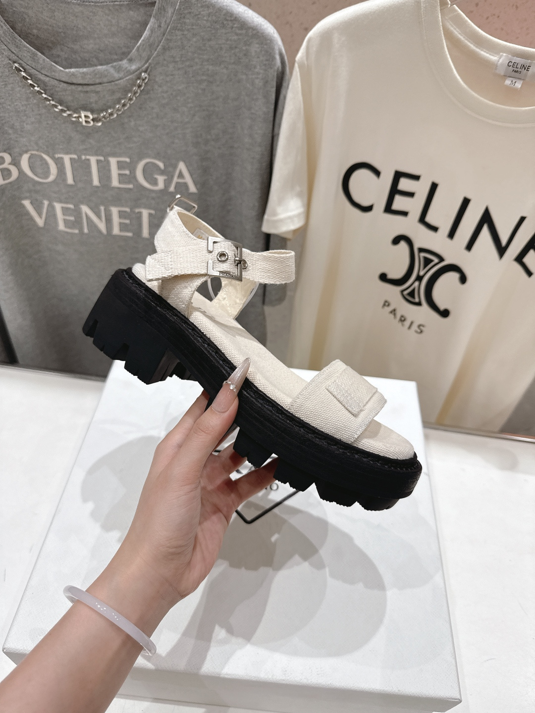 高版本出厂 Prada/普拉达F029 2026ss夏季新款复古风沙滩厚底凉鞋这个鞋型真的属于经典不会过