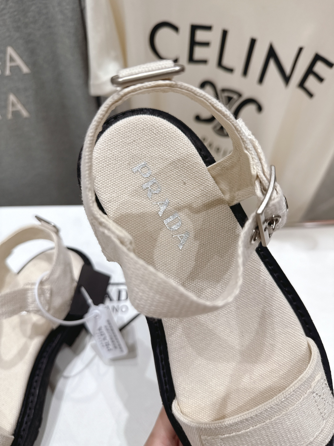 高版本出厂 Prada/普拉达F029 2026ss夏季新款复古风沙滩厚底凉鞋这个鞋型真的属于经典不会过