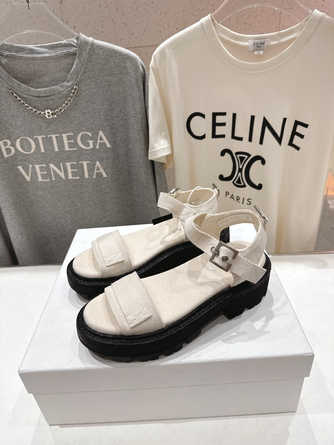 高版本出厂 Prada/普拉达F029 2026ss夏季新款复古风沙滩厚底凉鞋这个鞋型真的属于经典不会过