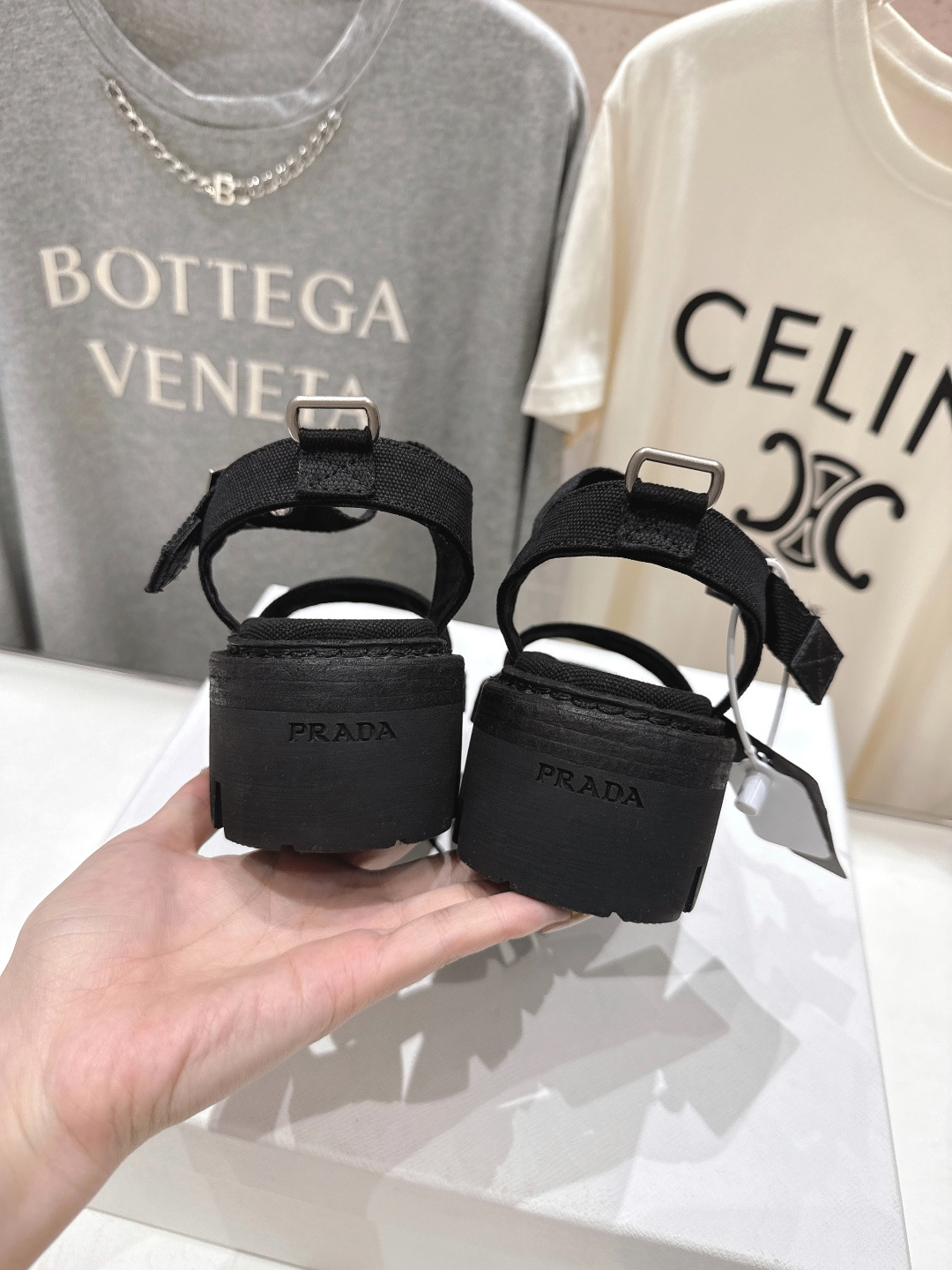 高版本出厂 Prada/普拉达F029 2026ss夏季新款复古风沙滩厚底凉鞋这个鞋型真的属于经典不会过