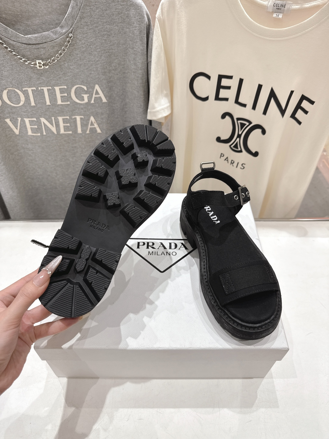 高版本出厂 Prada/普拉达F029 2026ss夏季新款复古风沙滩厚底凉鞋这个鞋型真的属于经典不会过