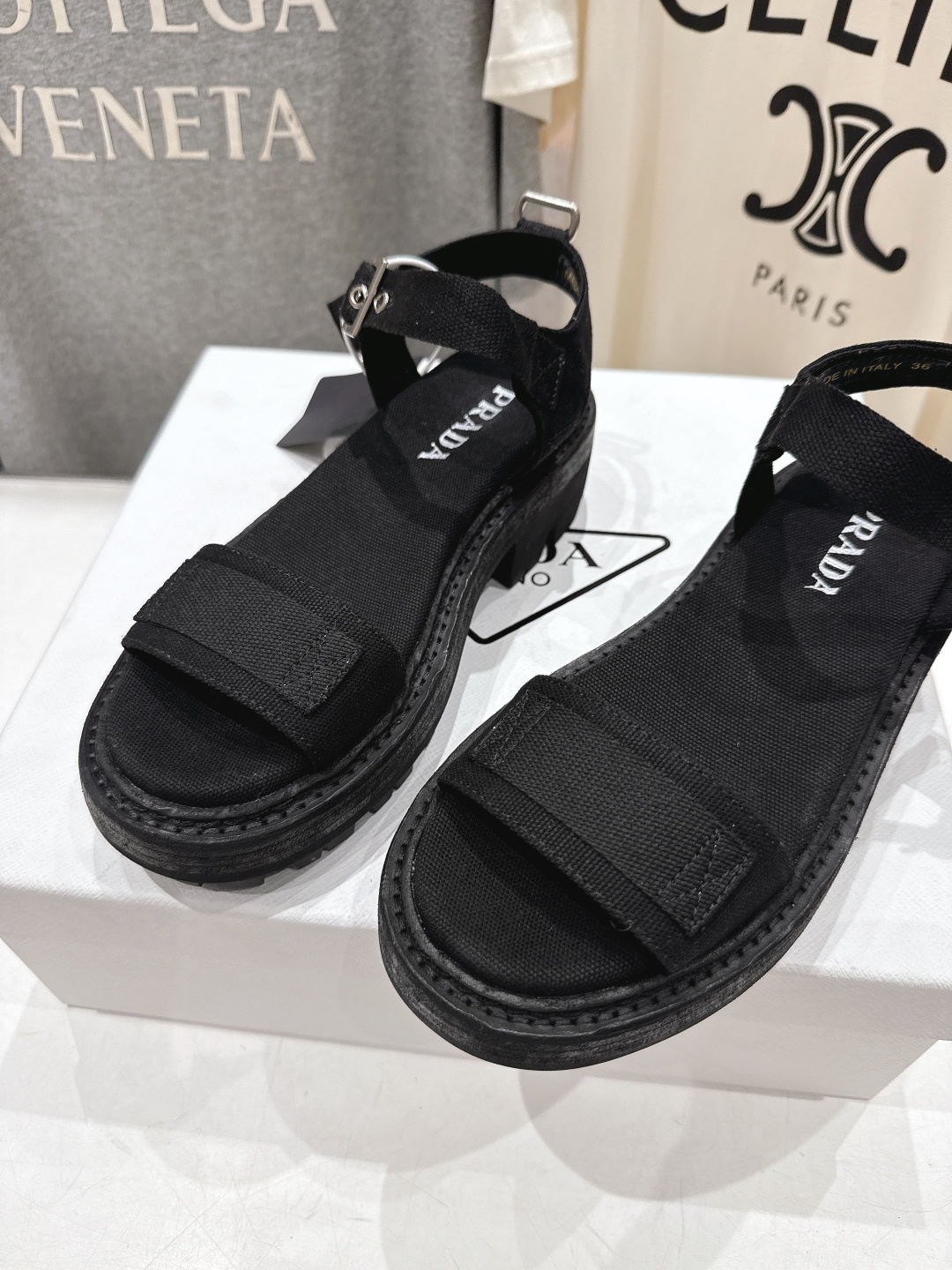 高版本出厂 Prada/普拉达F029 2026ss夏季新款复古风沙滩厚底凉鞋这个鞋型真的属于经典不会过