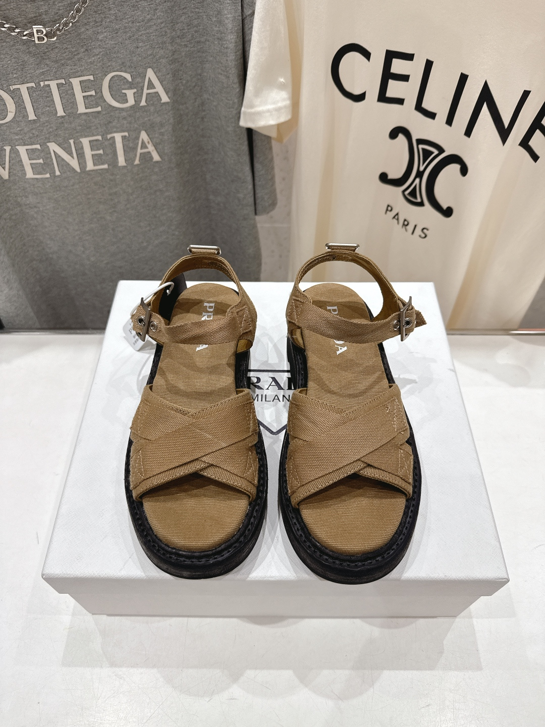 高版本出厂 Prada/普拉达F029 2026ss夏季新款复古风沙滩厚底凉鞋这个鞋型真的属于经典不会过